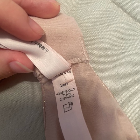 Victoria's Secret Pink Perfect Coverage Bra - Picture 5 of 7
